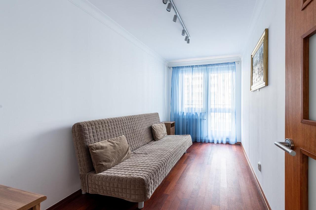 Bukowinska 12: Spacious Two-bedroom With Balcony And Parking Apartment Warsaw
