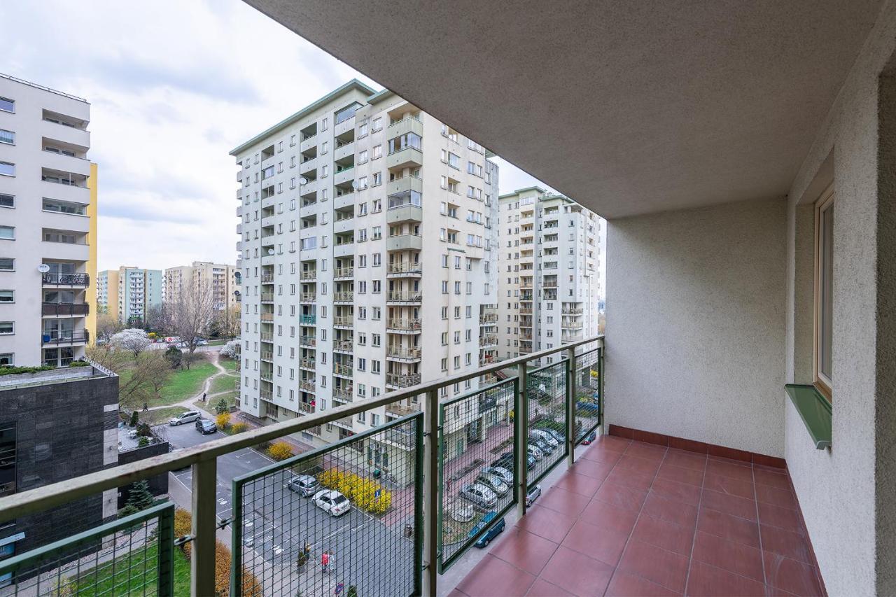 Bukowinska 12: Spacious Two-bedroom With Balcony And Parking Apartment *