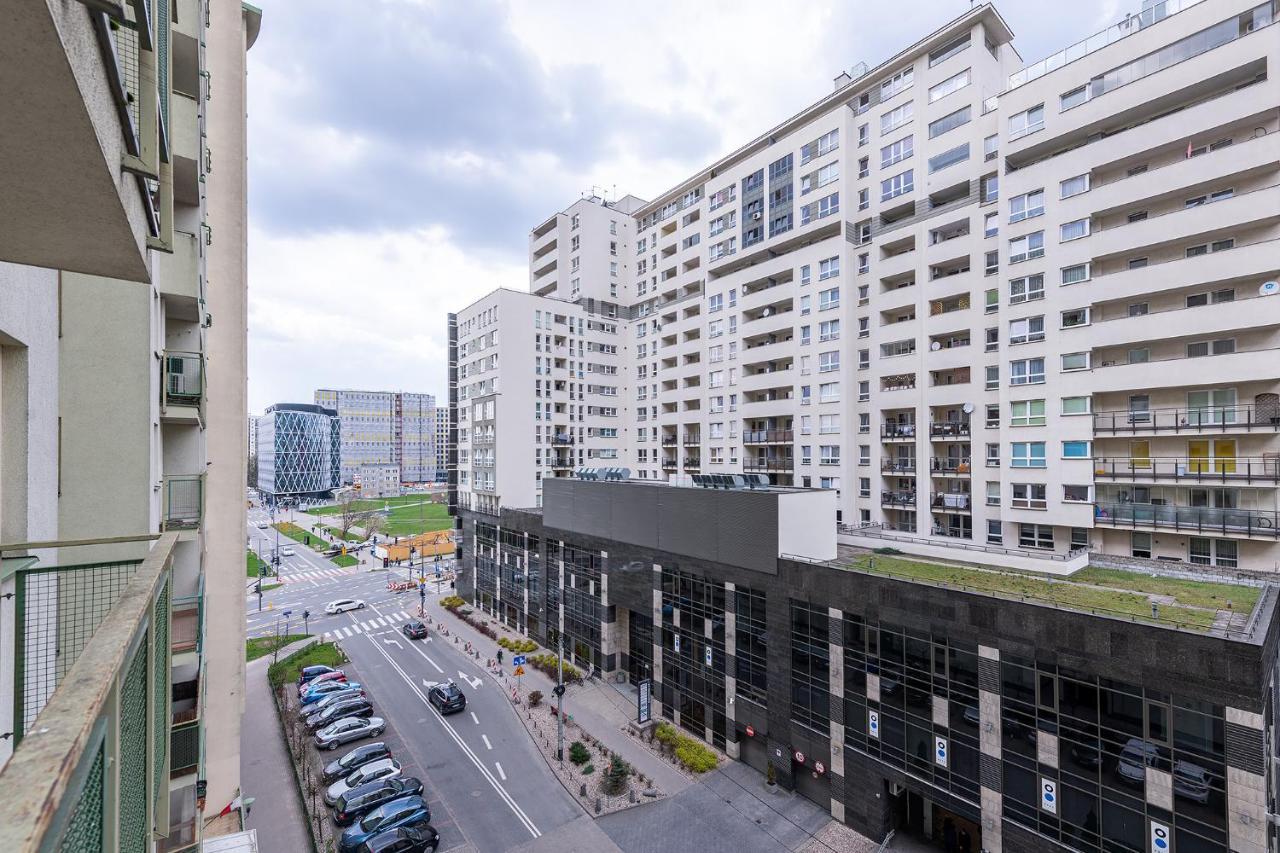 Bukowinska 12: Spacious Two-bedroom With Balcony And Parking Warsaw