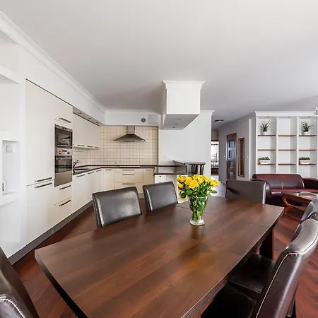 Bukowinska 12: Spacious Two-Bedroom Apartment with Balcony and Parking Warsaw Exterior photo