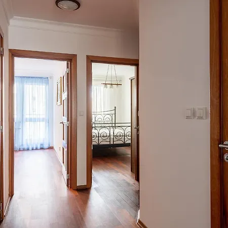 Bukowinska 12: Spacious Two-Bedroom Apartment with Balcony and Parking Warsaw Exterior photo