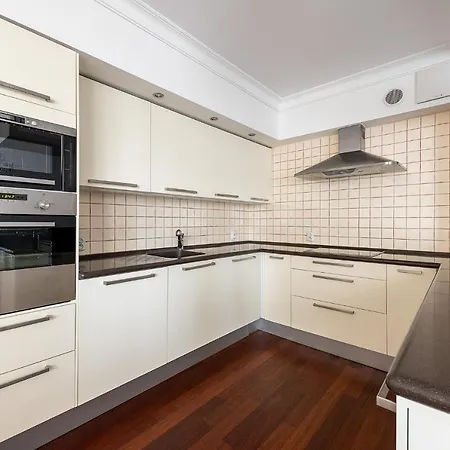 Bukowinska 12: Spacious Two-Bedroom Apartment with Balcony and Parking Warsaw Exterior photo