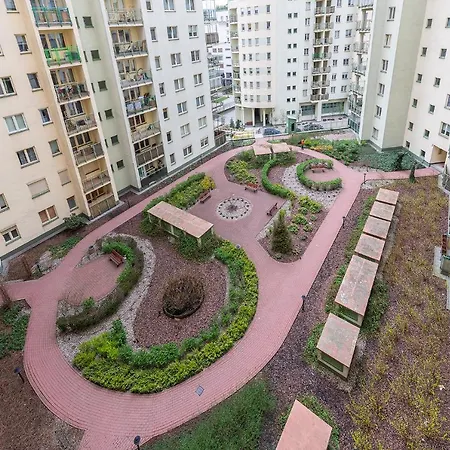 Bukowinska 12: Spacious Two-Bedroom Apartment with Balcony and Parking Warsaw Exterior photo